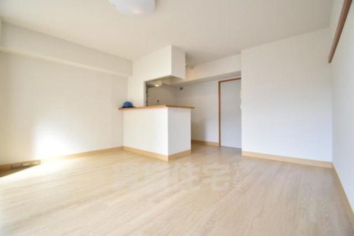 大阪府茨木市奈良町の賃貸マンションの居間