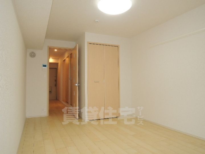 大阪府堺市西区鳳中町1丁の賃貸マンションの居間