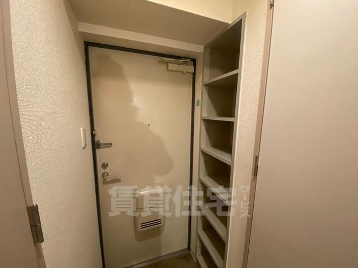 三高ANNEX BLDの玄関