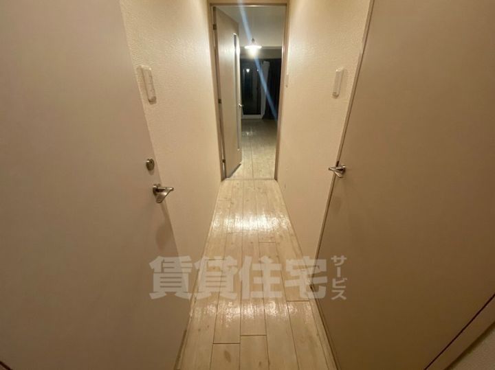 三高ANNEX BLDの玄関