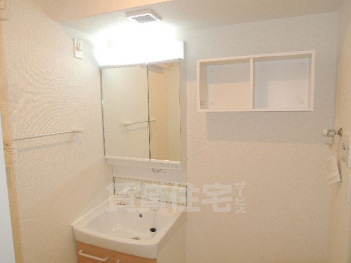 大阪府堺市西区鳳東町3丁の賃貸アパートの内装