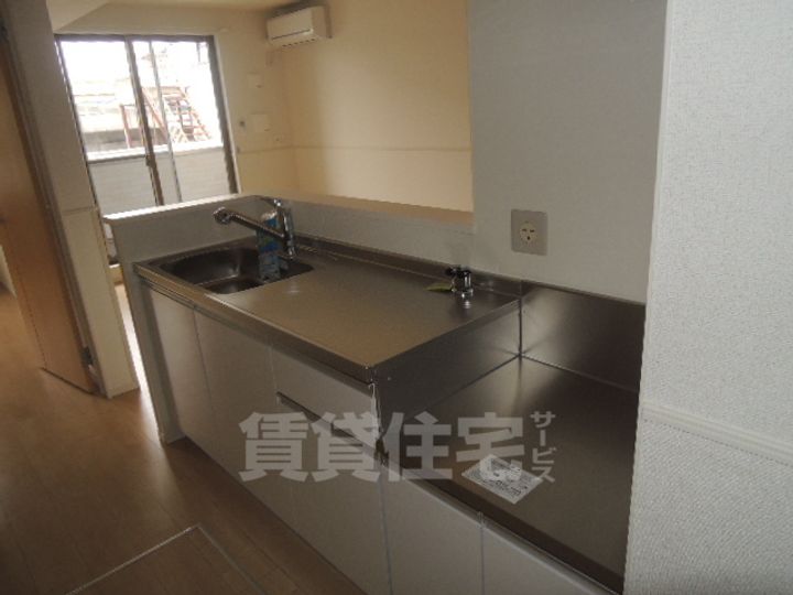 大阪府和泉市富秋町1丁目の賃貸アパートのキッチン