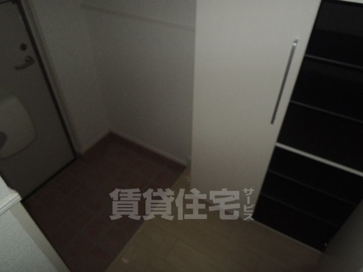 大阪府和泉市富秋町1丁目の賃貸アパートの玄関