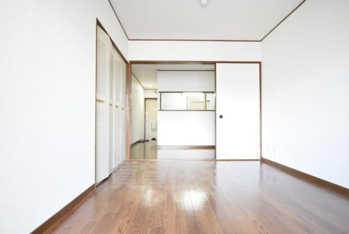 大阪府大阪市住吉区山之内1丁目の賃貸マンションの居間