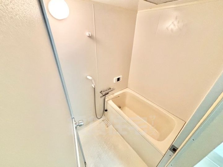 大阪府茨木市東太田1丁目の賃貸マンションの風呂