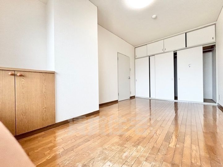 大阪府茨木市東太田1丁目の賃貸マンションの内装