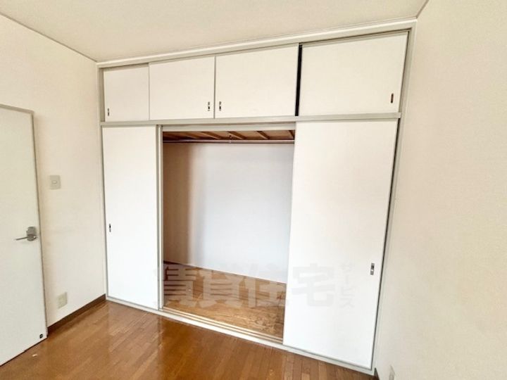 大阪府茨木市東太田1丁目の賃貸マンションの内装
