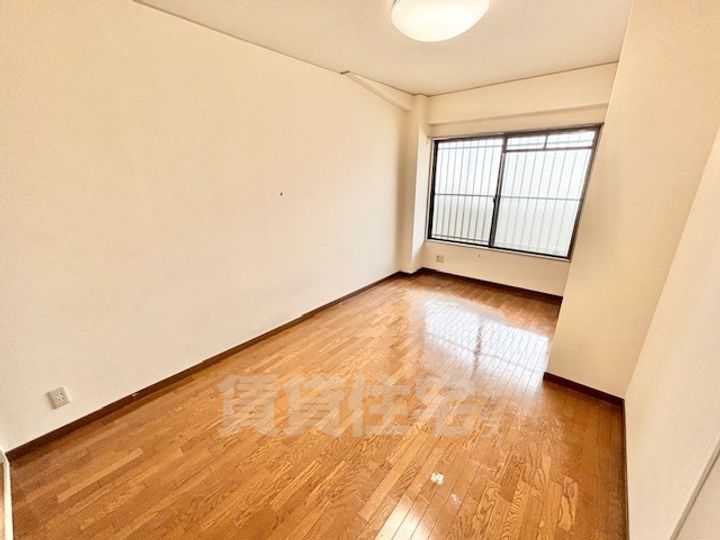大阪府茨木市東太田1丁目の賃貸マンションの寝室