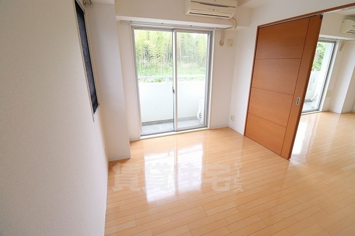 大阪府豊中市西泉丘3丁目の賃貸マンションの子供部屋