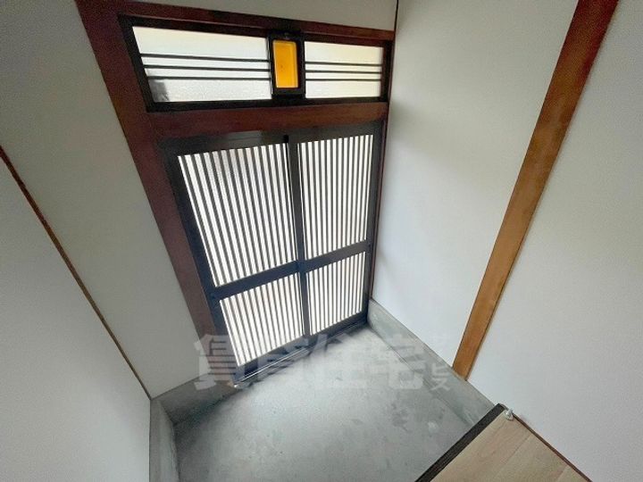 大阪府羽曳野市古市6丁目(一戸建)の賃貸物件3の玄関