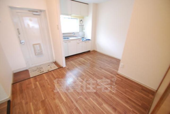 グリーンマンション吉川の居間