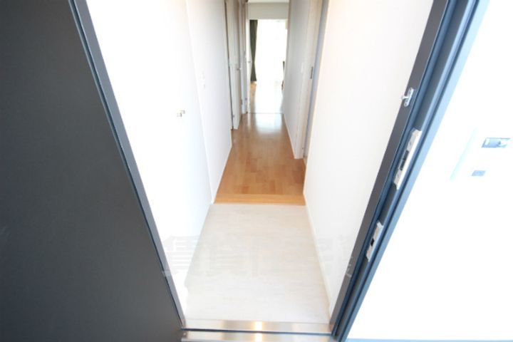 K-TERRACEあやめ池北棟の玄関