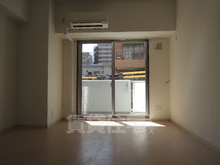 シャルマン新栄の居間