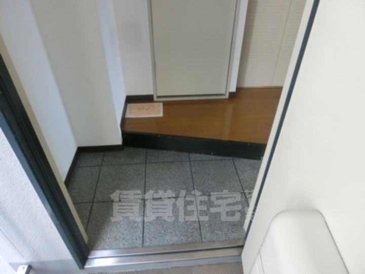 大阪府大阪市住吉区我孫子5丁目の賃貸マンションの玄関