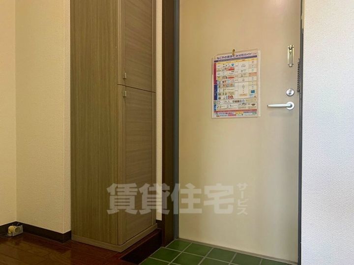 愛知県名古屋市昭和区五軒家町の賃貸マンションの玄関