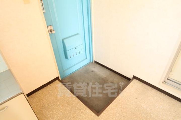 湯谷マンションの玄関