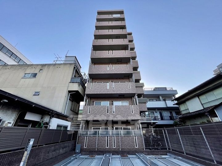 愛知県名古屋市昭和区円上町の賃貸マンションの外観