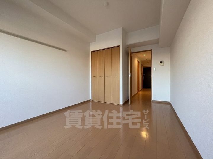 愛知県名古屋市昭和区円上町の賃貸マンションの居間