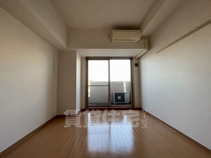 愛知県名古屋市昭和区円上町の賃貸マンションの居間