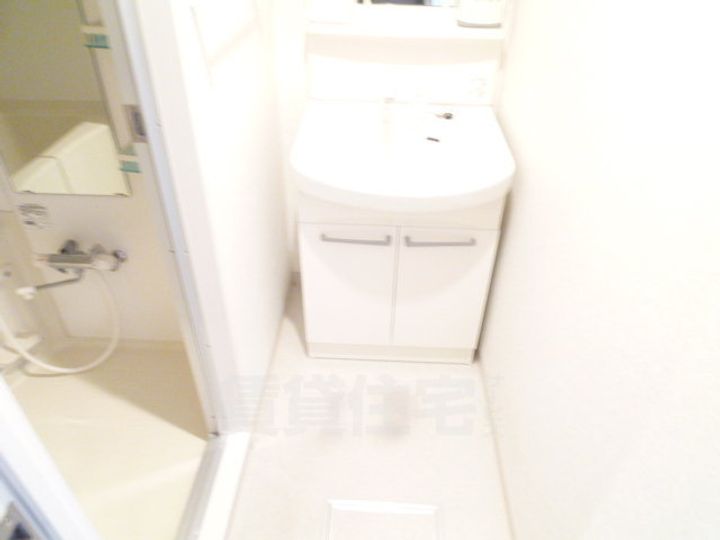大阪府堺市堺区南花田口町2丁の賃貸マンションの内装