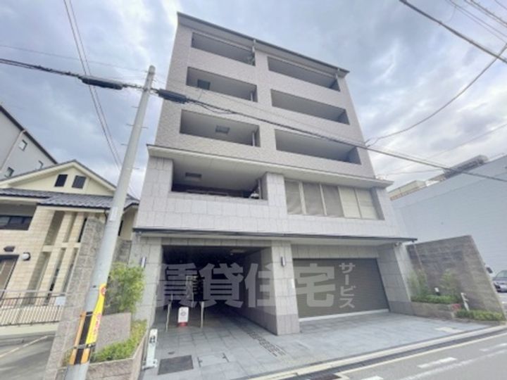 グランエスパス御所南の外観