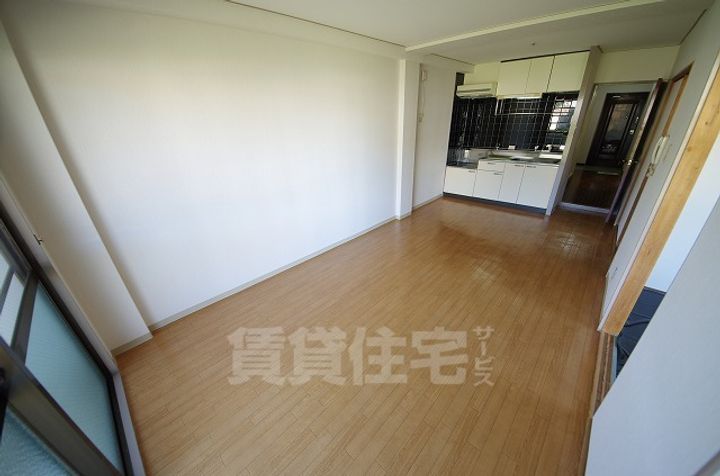 ナカトミサニーハイツの居間