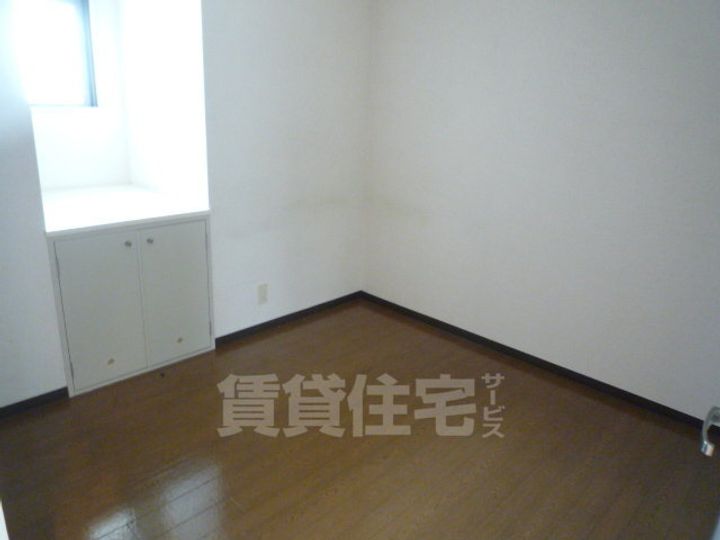 大阪府東大阪市河内町の賃貸マンションの玄関