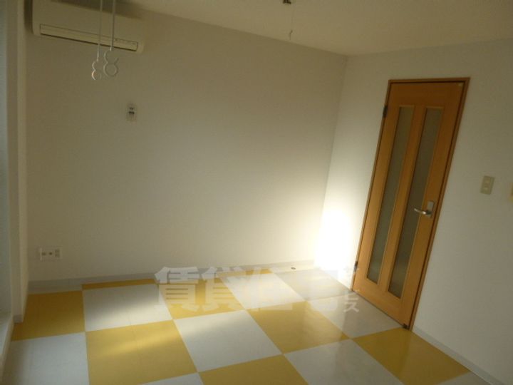 愛知県名古屋市昭和区小坂町2丁目の賃貸アパートの居間