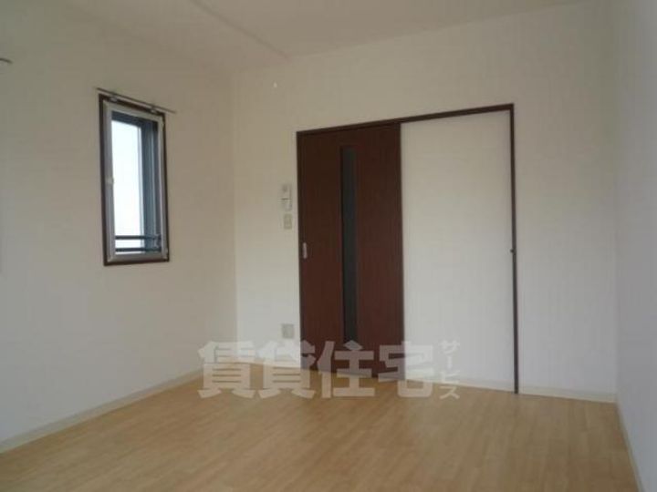 大阪府堺市西区浜寺石津町中1丁の賃貸マンションの寝室