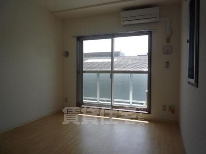 大阪府堺市西区浜寺石津町中1丁の賃貸マンションの居間