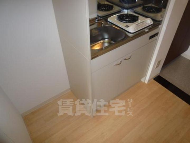 大阪府堺市西区浜寺石津町中1丁の賃貸マンションのキッチン