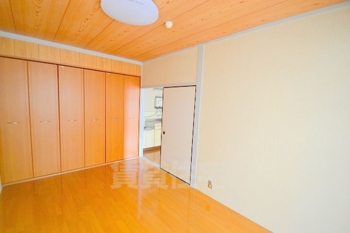 山内ビルの寝室