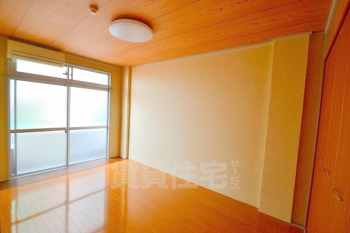 山内ビルの寝室