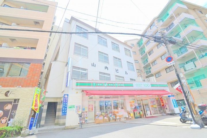 山内ビルの外観