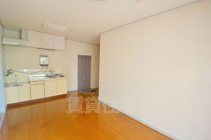 山内ビルの居間