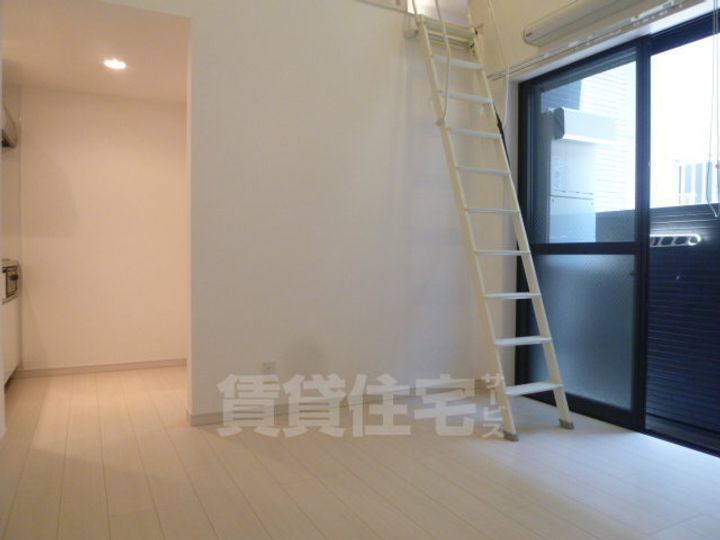 大阪府堺市東区日置荘原寺町の賃貸アパートの居間