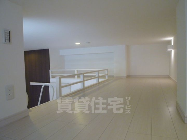 大阪府堺市東区日置荘原寺町の賃貸アパートの居間