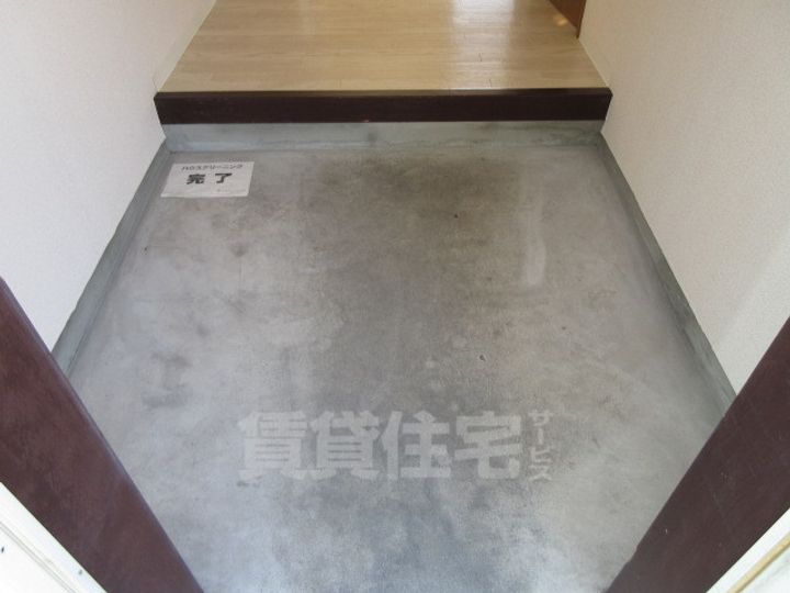 メゾン尾井の玄関