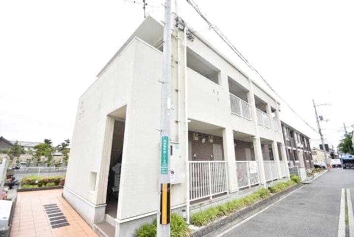 大阪府堺市堺区南旅篭町東2丁の賃貸アパートの外観