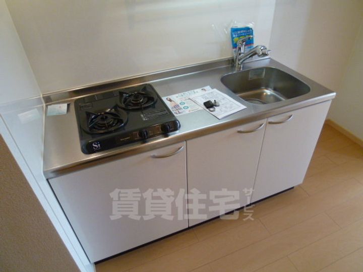 大阪府堺市堺区南旅篭町東2丁の賃貸アパートのキッチン