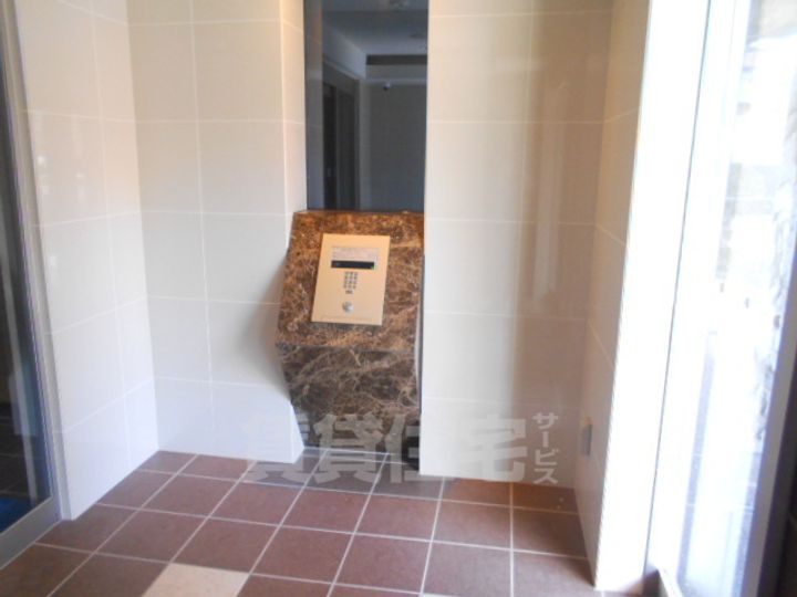 プレサンス上前津グレースの玄関