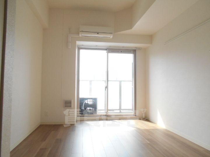 プレサンス上前津グレースの居間