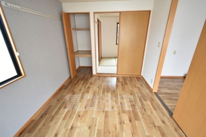 大阪府泉大津市板原町1丁目の賃貸アパートの寝室