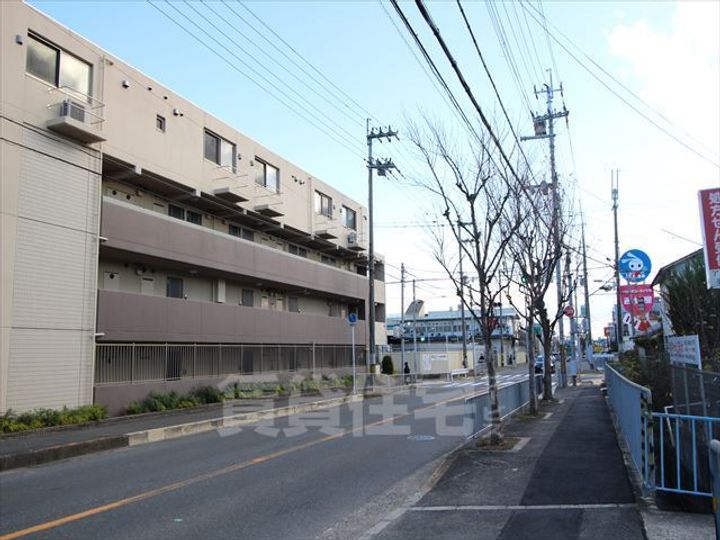 奥田ハイツA棟の周辺