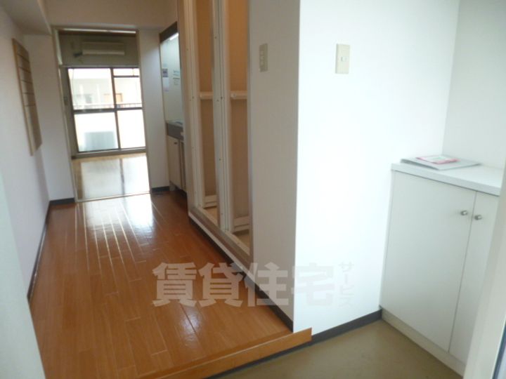 大阪府高槻市芥川町1丁目の賃貸マンションの玄関