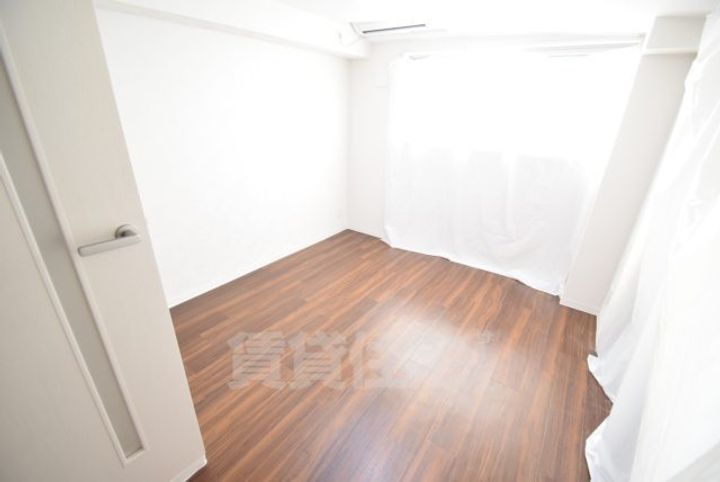 大阪府茨木市上中条2丁目の賃貸マンションの内装