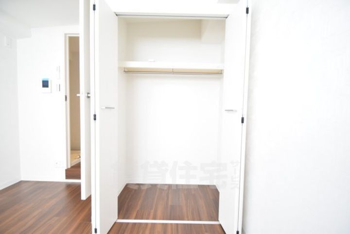 大阪府茨木市上中条2丁目の賃貸マンションの内装