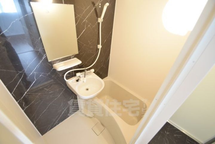 大阪府茨木市上中条2丁目の賃貸マンションの風呂