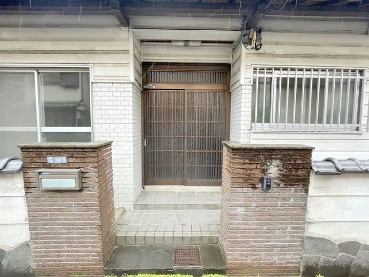 大阪府藤井寺市林1丁目(一戸建)の賃貸物件の玄関