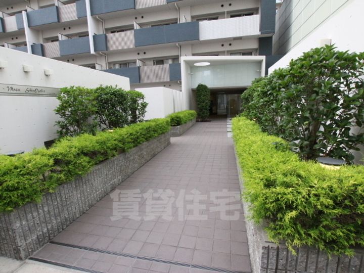 大阪府大阪市淀川区西宮原2丁目の賃貸マンションの玄関